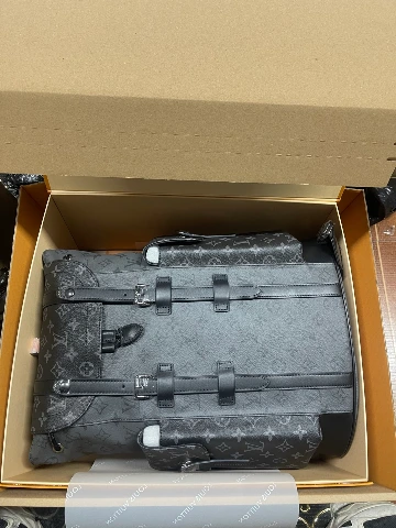 LV包包实拍第 8 张实拍
