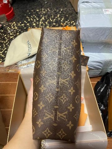 LV包包实拍第 4 张实拍