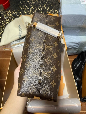 LV包包实拍第 8 张实拍